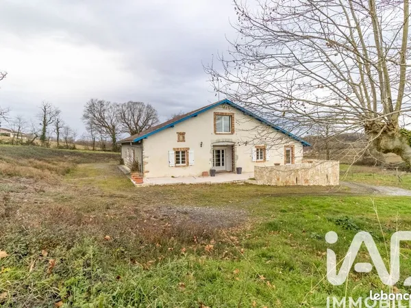 Propriété 5 pièces 147 m² 