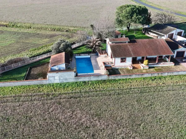 Maison 6 pièces 216 m² 