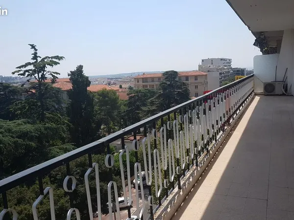 Appartement 4/5P,140 m2, vue sur Cannes, secteur carnot 