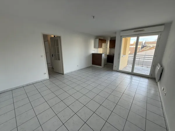 VILLENEUVE SUR LOT, appartement T3 avec balcon dans une rési 