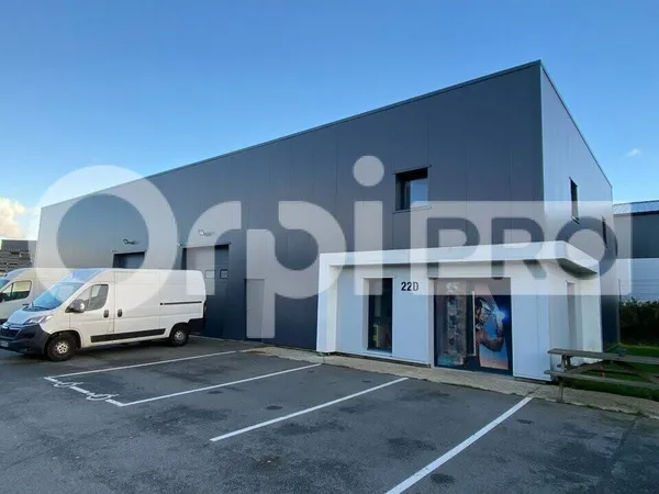 Local d'activité 360 m² 