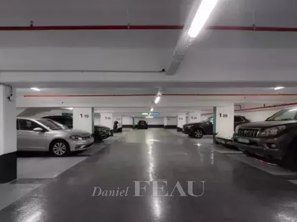Paris VIIe - Parking Gros Caillou Champ de Mars 