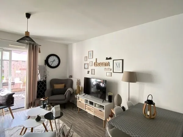 Appartement 3 pièces 45m2, 2 terrasses, parking, cave. Centre La Roche-sur-Yon 