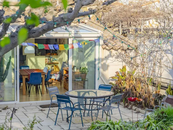 Maison de 100 m² avec jardin à deux pas du centre des Camoins 