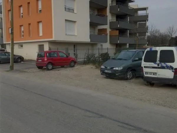 Garage/box 13 m² Bron 
