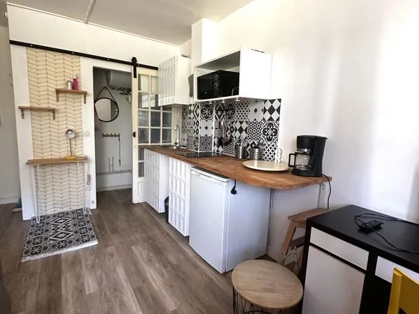 Studio 1 pièce 14 m² 