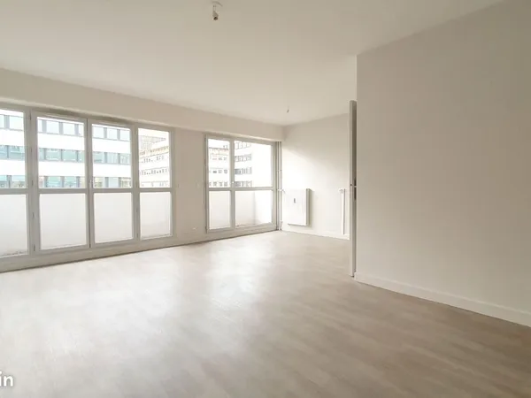 T3 de 74 m² adapté seniors - balcon - proche gare de Tours 