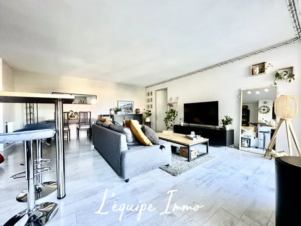 Appartement T3 meublé d'environ 67 m2 avec balcon et parking 