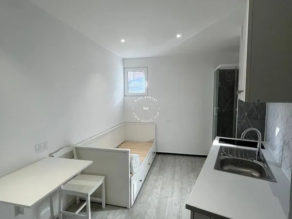 Appartement 1 pièce 10 m² 