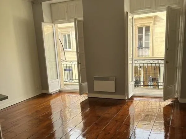 Beau T2 de 43m² avec balcon remis à neuf 