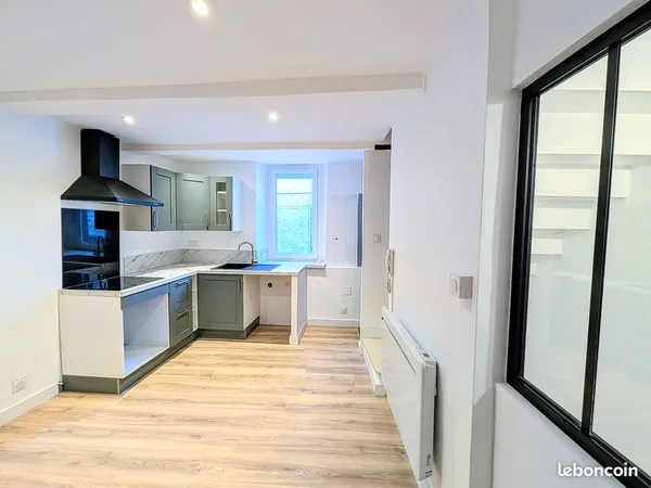 Maison de village rénovée - 59 m² - 3 chambres - Rue calme - Saint-Chinian 