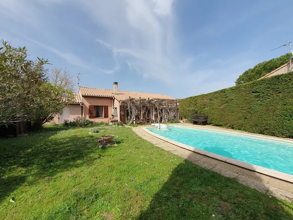 Maison 6 pièces avec jardin et piscine à louer à Castanet-Tolosan 