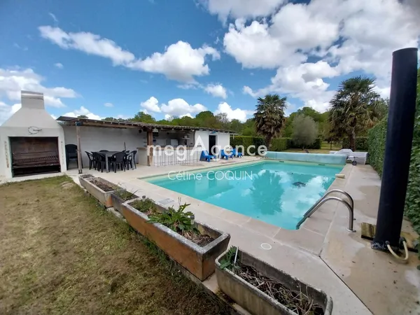Maison + gîtes + espace loisirs, clé en main pour location saisonnière 