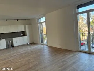 Appartement t5 balcon parking cave 