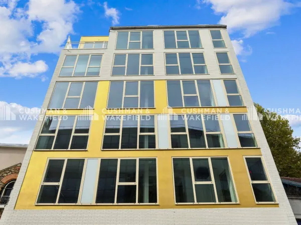 Bureaux 711 m² 