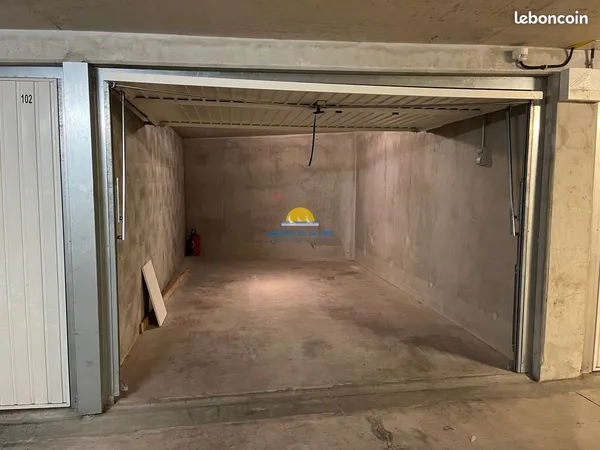 Parking/box 16 m² Fréjus 