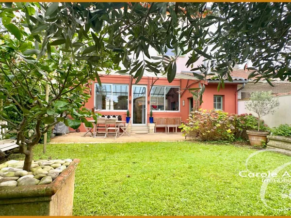 Maison 11 pièces 234 m² 