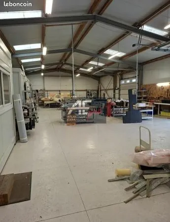 Local commercial 777 m² 