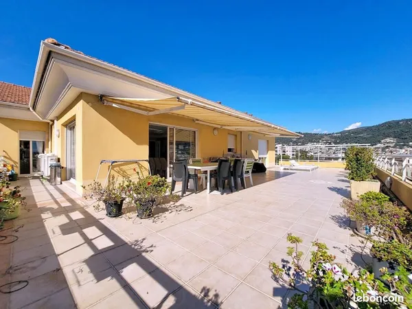 Duplex 7 pièces 195 m² 