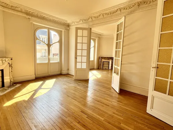 AVENUE ANATOLE FRANCE -F5 CARACTÈRE 