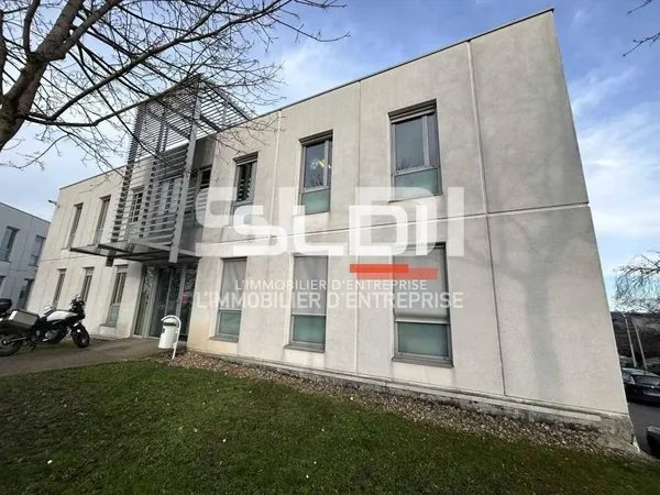Bureaux 96 m² 