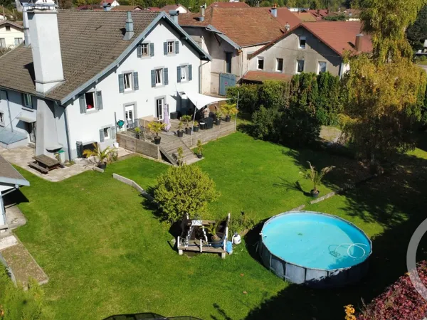 Maison 12 pièces 239 m² 