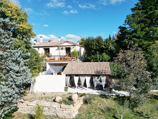 Laroque - Propriété de charme 200m2 habitable + studio indép 