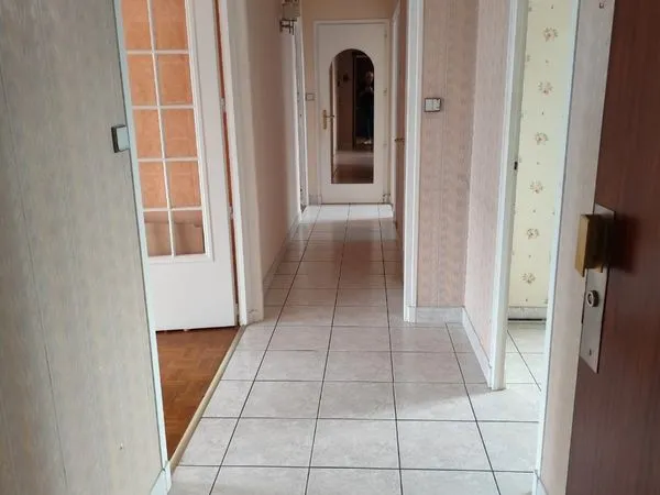 Appartement T4 transformé enT3 