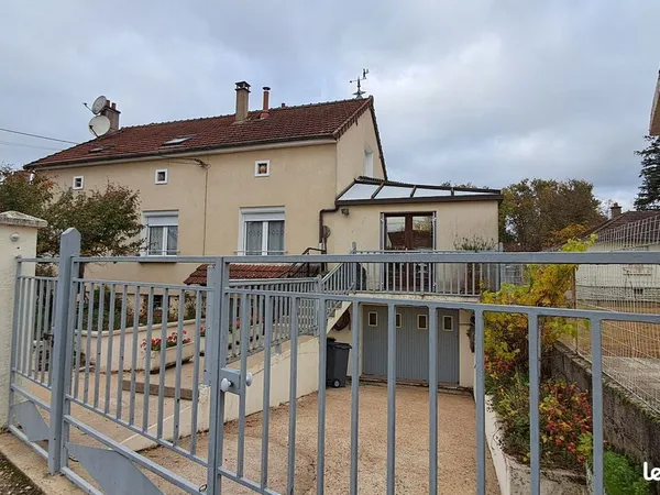 Maison 7 pièces 151 m² 