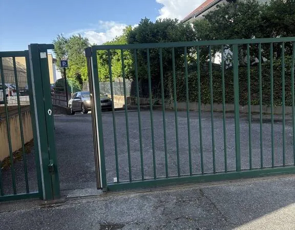 Garage/Parking 