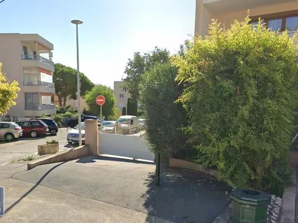 Parking - Garage Location Sanary-sur-Mer   150€