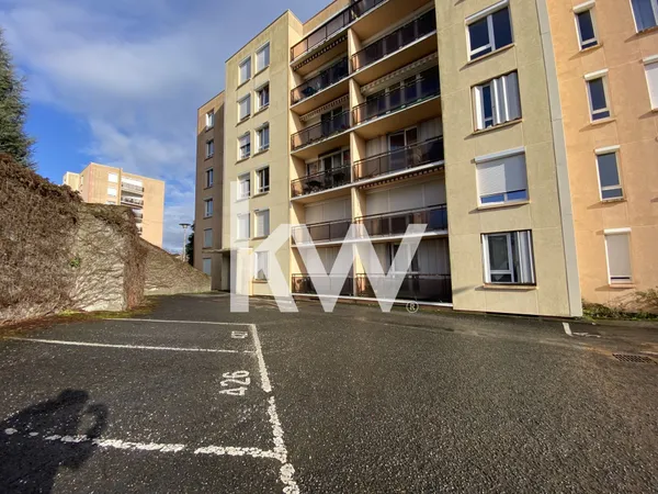 À louer - Studio avec balcon et parking - Limoges 