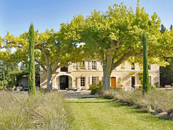 A louer, Saint-Rémy de Provence - Le Mas Louis-Rose - Superbe Mas restauré - 430m2 - jardin 