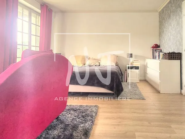 Maison 6 pièces 246 m² 