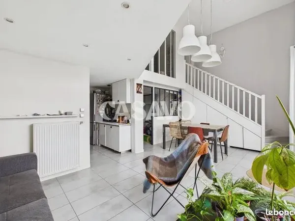 Location duplex meublé loft 71m2 - 2 chambres Saint Denis loft vue canal 