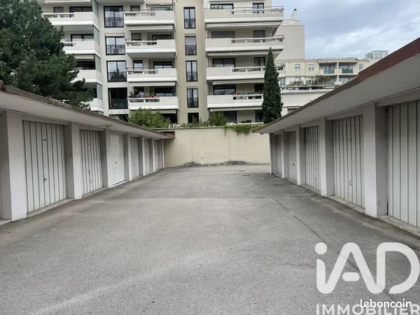 Parking/box 14 m² Lyon 
