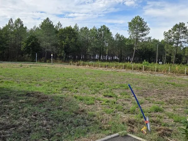 Terrain 708 m² Parentis En Born 