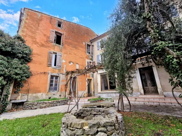 Maison 9 pièces 375 m² 