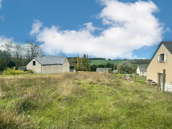 Beau terrain constructible d'environ 934 m² à vendre à Saint-Paterne-Racan (37370) 