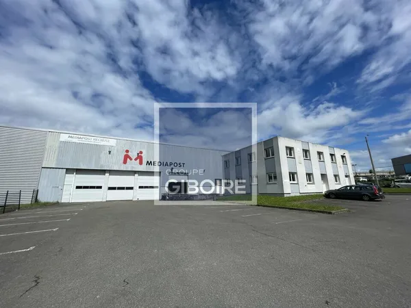 Local industriel 3400 m² 