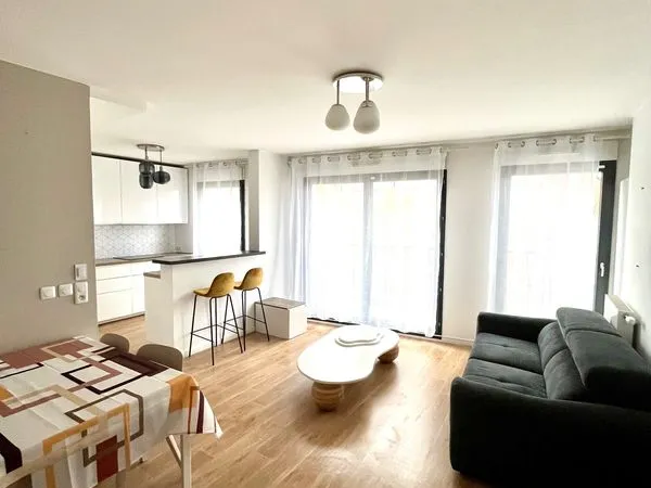 Appartement récent lumineux, T3 avec balcon, Aubervilliers 
