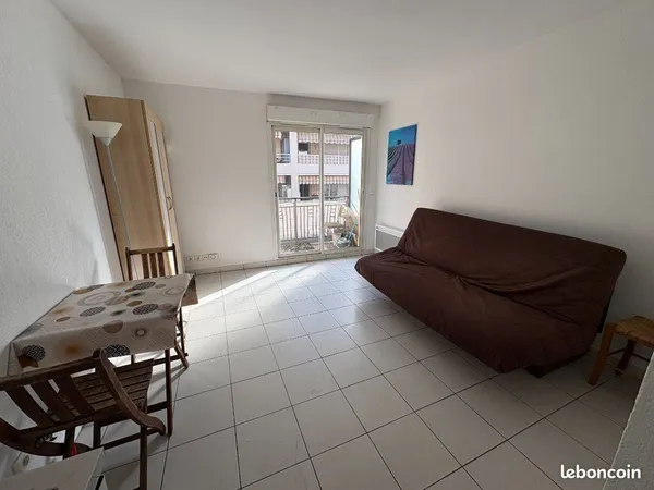 Studio 1 pièce 20 m² 