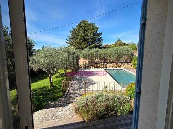 Villa 6 pièces 234 m² 