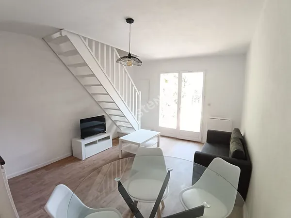 La Seyne sur mer Mar Vivo, villa club de 32 m² en duplex avec jardinet et parking privatif 