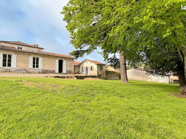 Maison 6 pièces 352 m² 