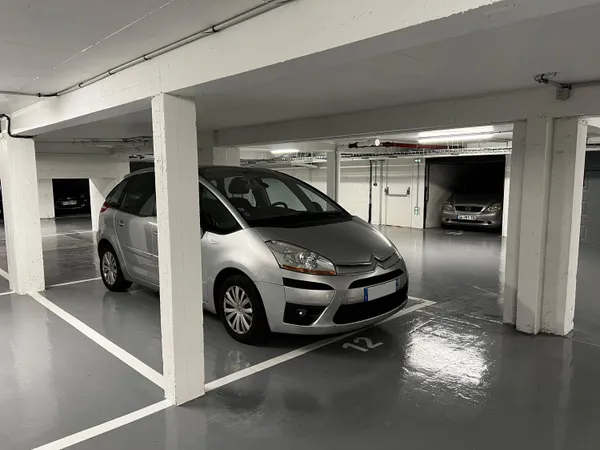 Loue parking 