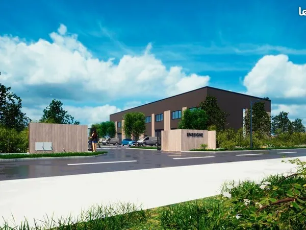 Local d'activité 772 m² 