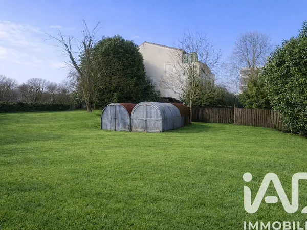 Terrain 295 m² 