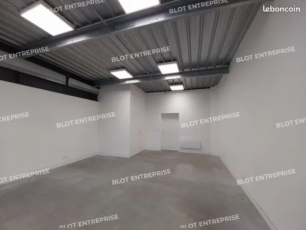 Local commercial 124 m² 