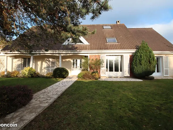 Maison 11 pièces 255 m² 
